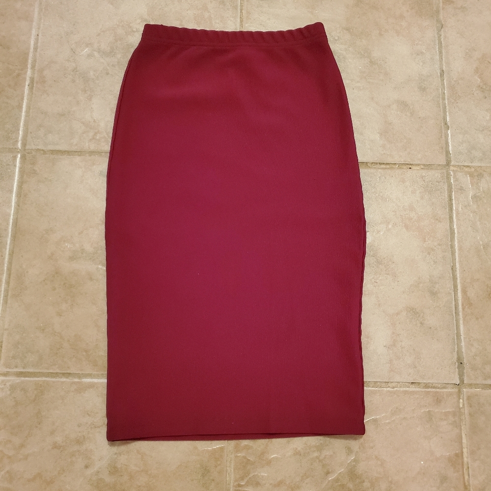 4/$20 Forever 21 Burgundy Ribbed Stretchy Pencil Skirt, Small